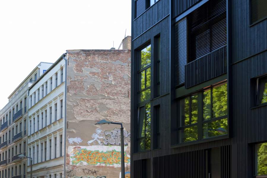 Fassaden von Gewerbeimmobilien in Berlin-Mitte