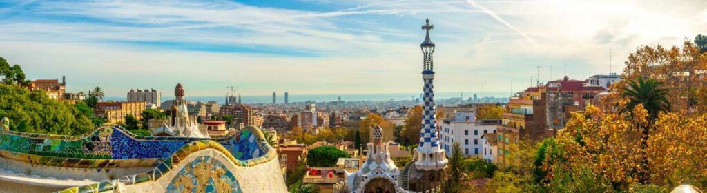 Panoramablick auf den Park Guell in Barcelona